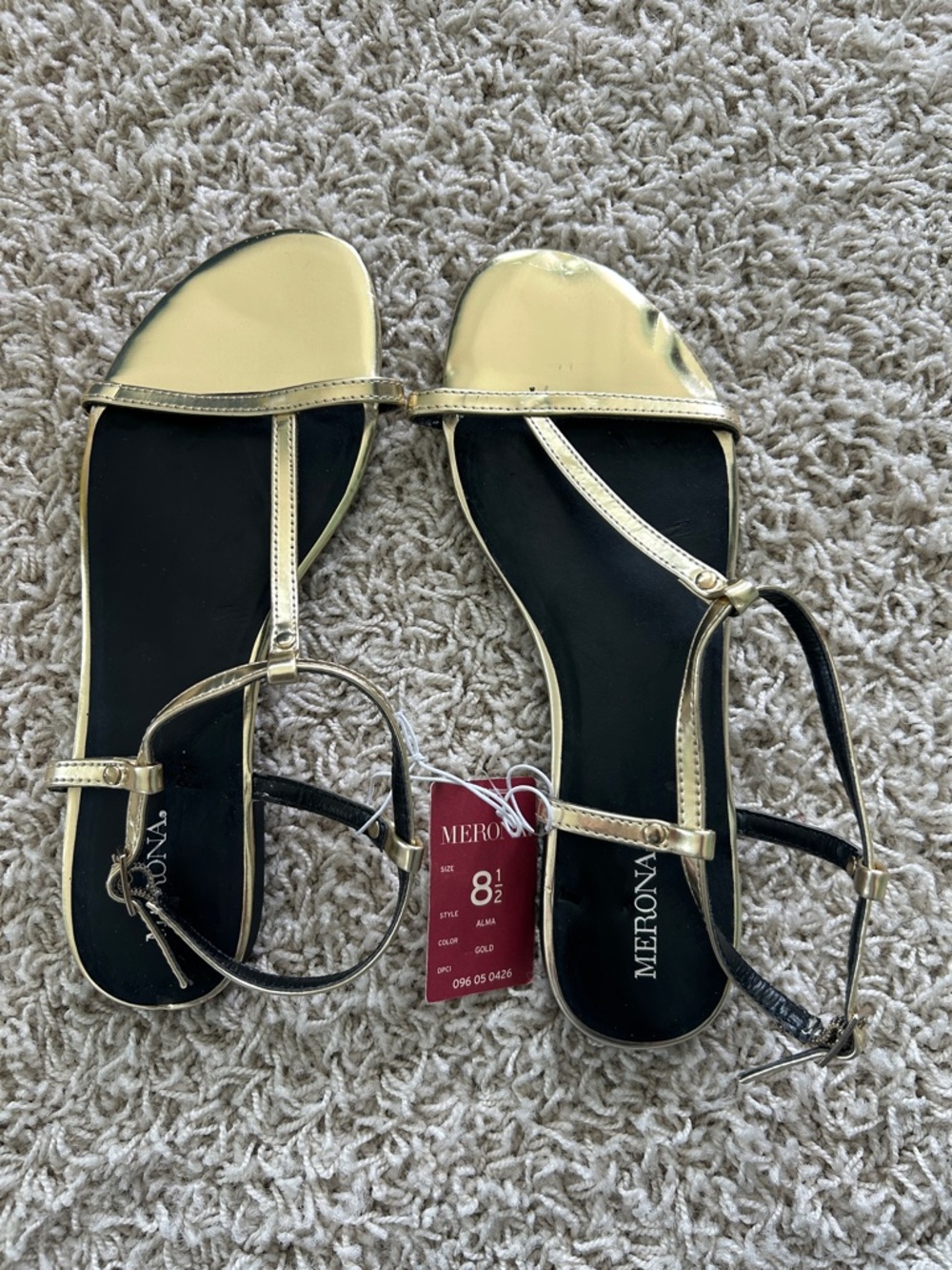 NWT Merona Womens Size 8.5 Gold and Black Sandals